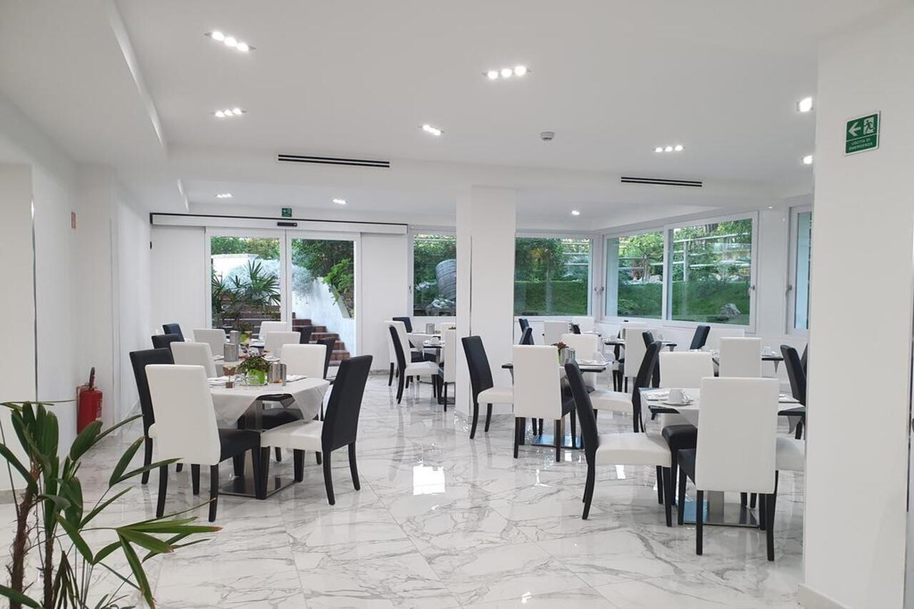 Hotel Villa Chiara Терачина Екстериор снимка