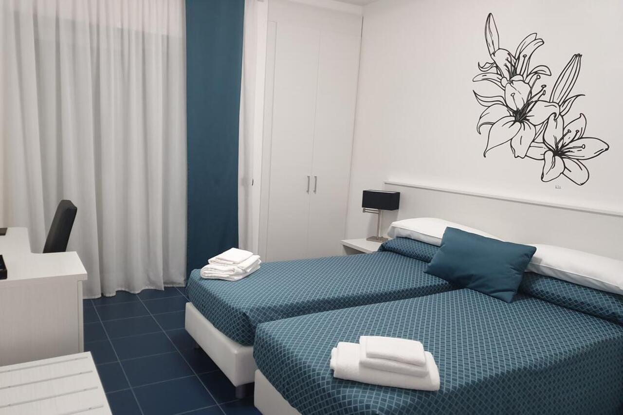 Hotel Villa Chiara Терачина Екстериор снимка