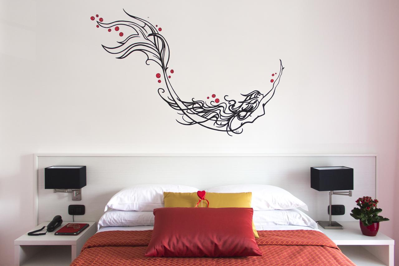 Hotel Villa Chiara Терачина Екстериор снимка