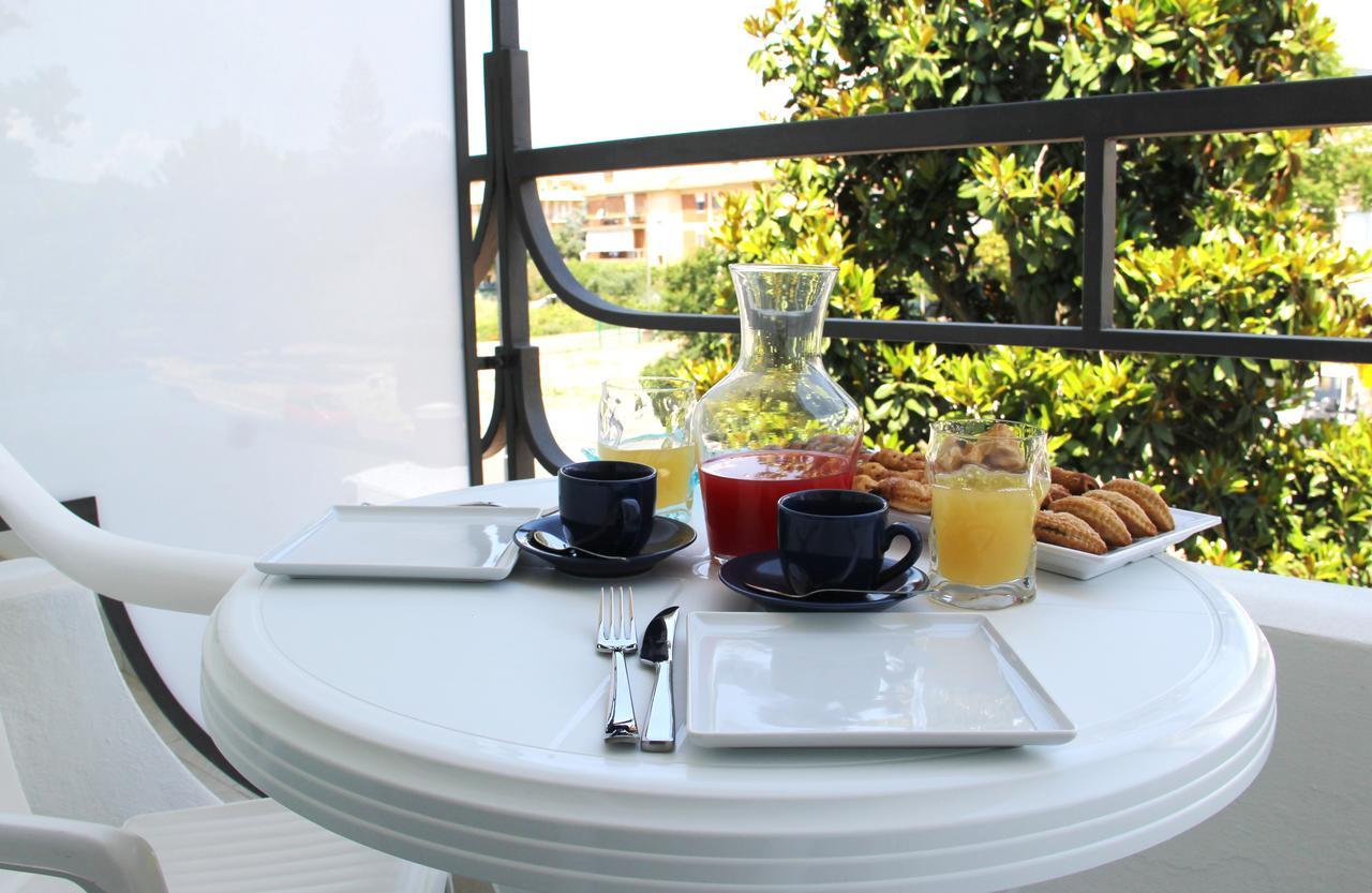 Hotel Villa Chiara Терачина Екстериор снимка