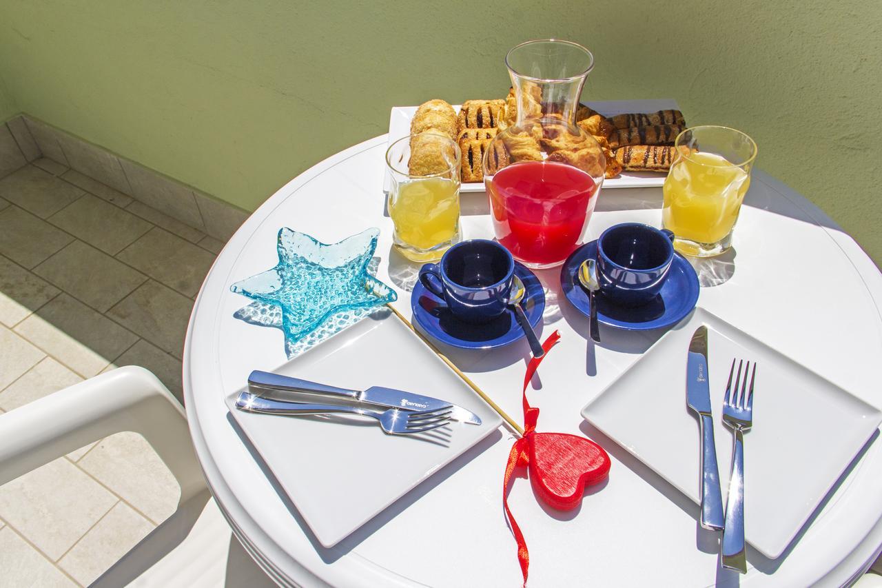 Hotel Villa Chiara Терачина Екстериор снимка