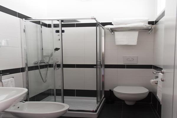 Hotel Villa Chiara Терачина Екстериор снимка